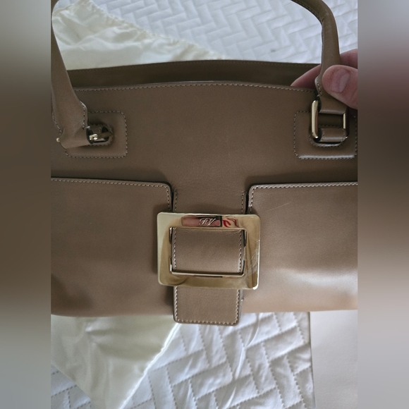 Roger Vivier EXCLUSIVE Small Retro Beige Satchel with Gold Buckle - Picture 9 of 15